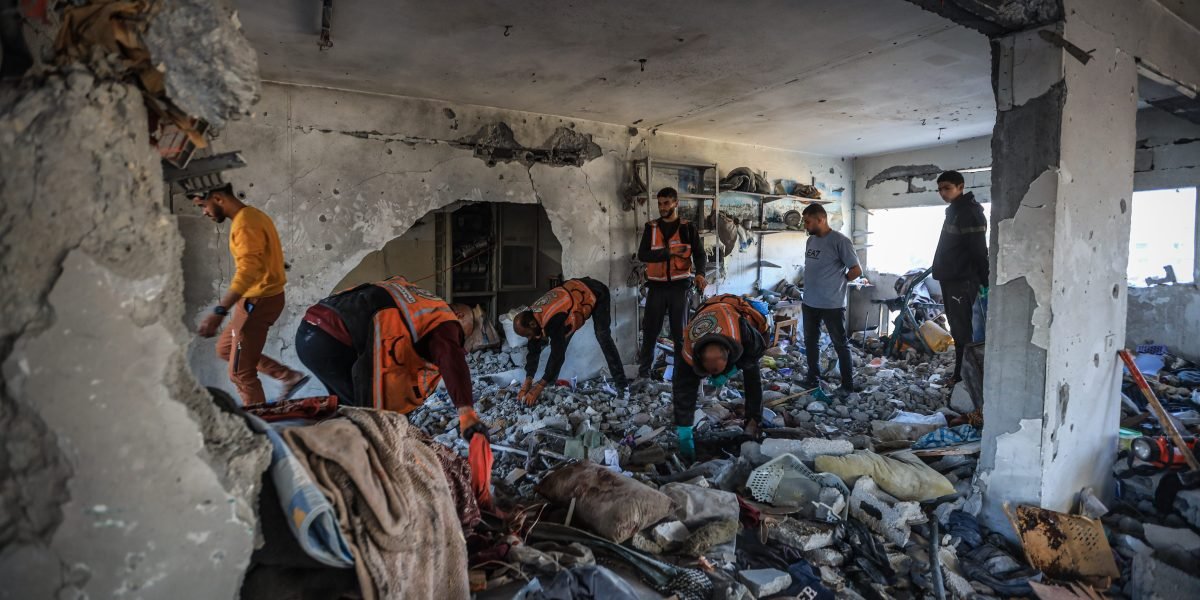 Gaza’s Civil Defense Forces Dig for 10,000 Bodies