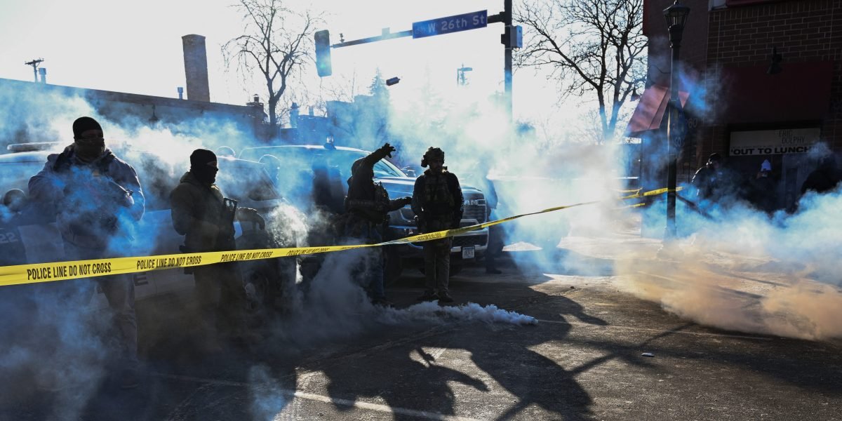 Man Feds Killed in Minneapolis Was an Observer, Eyewitnesses Say