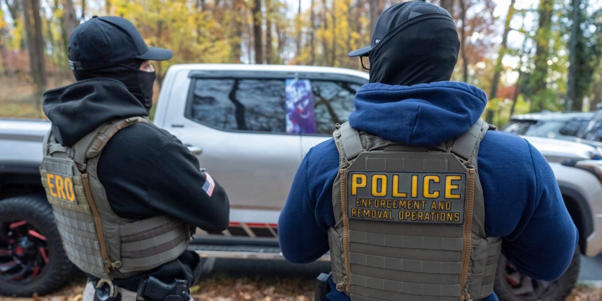 License Plates of Unmarked ICE Cars Tracked in Public Database